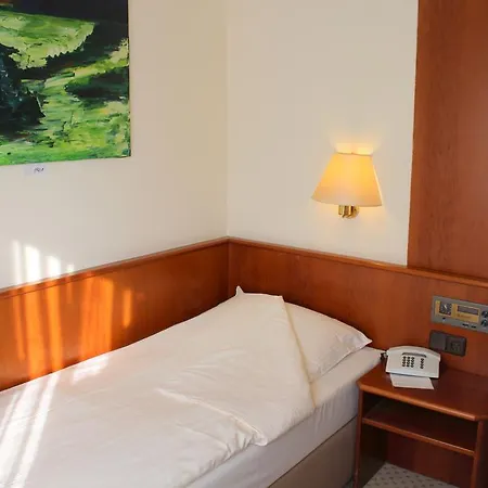 Hotel Elbroich 3*