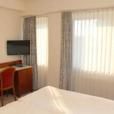 Hotell Elbroich 3*